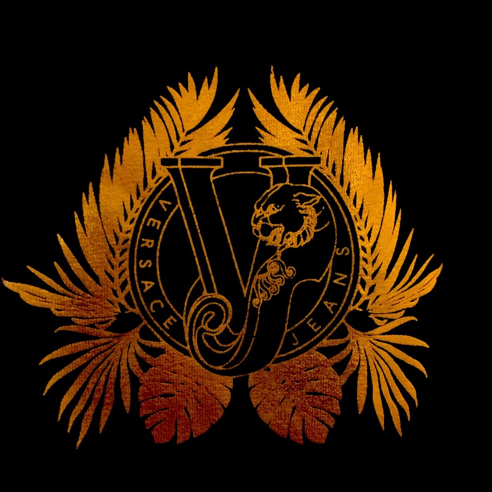Versace GOLD FOIL V-EMBLEM ACCENT T-SHIRT